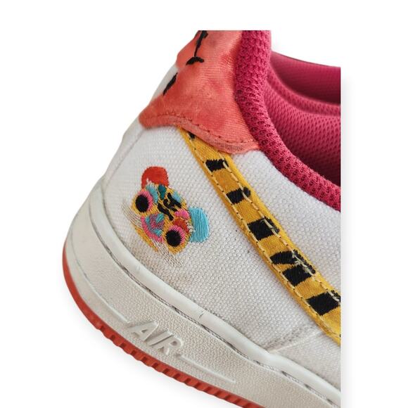 Nike Air Force 1 Year of The Tiger White Sneaker Shoe Youth 5 or Women 6.5 - Picture 9 of 12